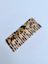 Load image into Gallery viewer, rectangular acrylic comb - beige
