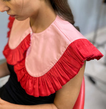 Load image into Gallery viewer, Petal Collar - cotton red and pink

