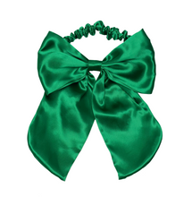 Load image into Gallery viewer, scrunchy with bow - satin green

